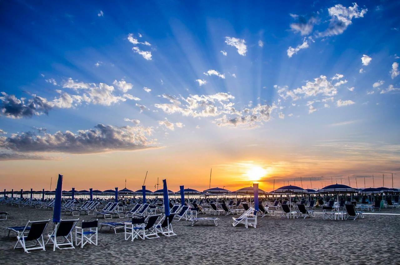 Mirabilia Beach В'яреджо Екстер'єр фото